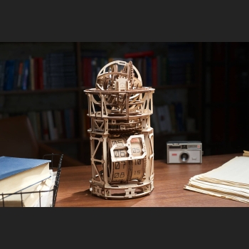 Sky Watcher. Zegar Stołowy z Tourbillonem